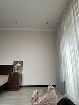 Hott Lolla online show from April 2, 2026, 9:05 am