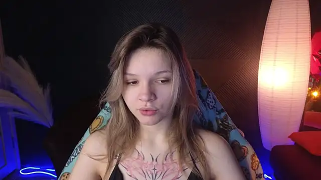 LitaBrom online show from March 9, 2025, 1:14 am