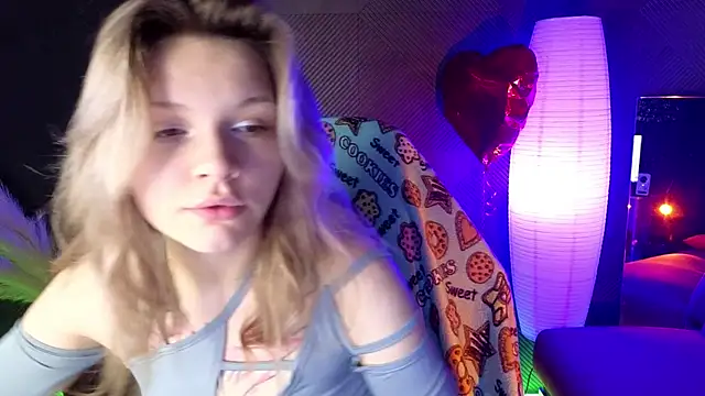 LitaBrom online show from March 23, 2025, 1:09 am