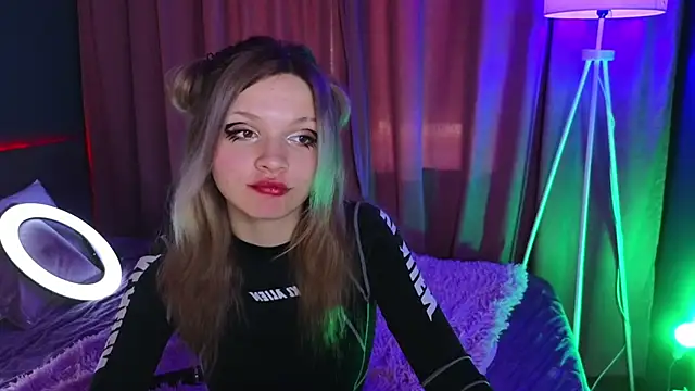 LitaBrom online show from March 17, 2025, 11:21 am