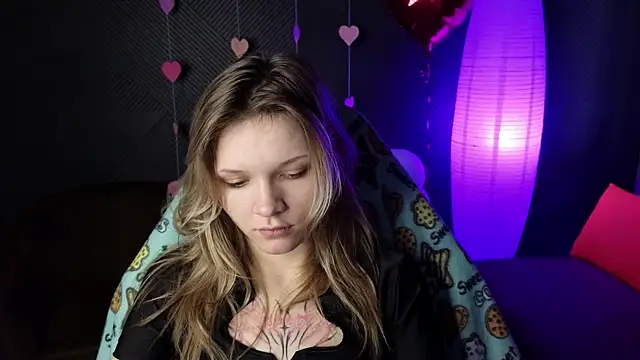 LitaBrom online show from February 17, 2025, 4:42 am