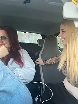 LenaundLeon online show from April 19, 2026, 6:10 pm