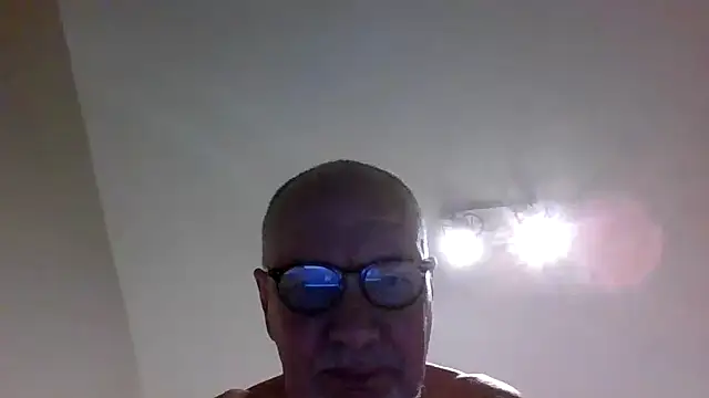 Snapshot of jimmybenido chatting on November 6, 2025, 5:39 pm jimmybenido online show from November 6, 2025, 5:39 pm