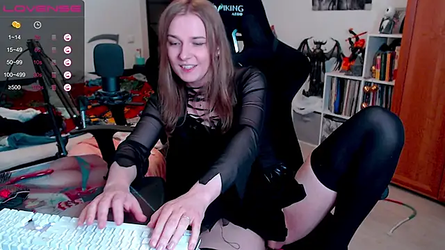 stellablondy online show from December 17, 2024, 2:55 pm