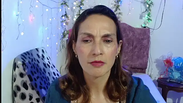 italagomez  online show from January 5, 2026, 11:41 pm