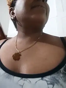 ELLA KELLY online show from April 10, 2026, 12:01 pm