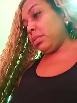 ELLA KELLY online show from September 17, 2025, 11:45 am