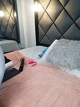 Snapshot of ELLA_KELLY chatting on May 11, 2026, 12:39 pm ELLA KELLY online show from May 11, 2026, 12:39 pm