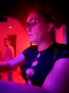 Chatonne69 online show from September 10, 2025, 8:52 pm