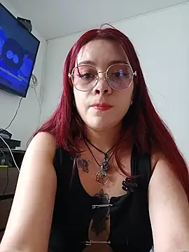 Snapshot of Erza_escarleth chatting on July 30, 2026, 7:13 pm Erza escarleth online show from July 30, 2026, 7:13 pm