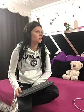 1lovelygirls online show from September 27, 2025, 12:00 pm