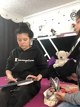 1lovelygirls online show from October 29, 2025, 12:15 pm