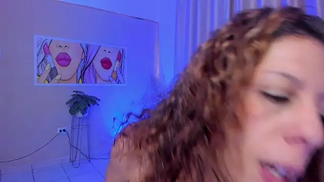 Snapshot of StarMilf chatting on September 17, 2025, 12:07 pm StarMilf online show from September 17, 2025, 12:07 pm