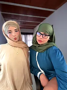 lalilamassu1 online show from October 31, 2025, 3:19 pm