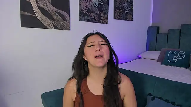 Kathia Morelli online show from November 6, 2025, 11:36 am