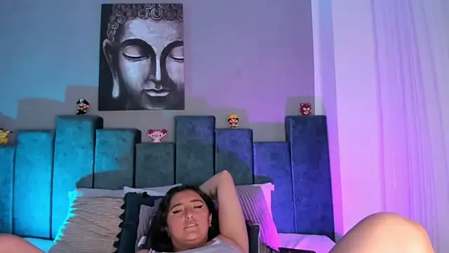 Kathia Morelli online show from March 22, 2025, 2:58 pm