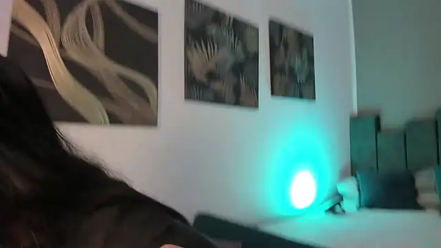 Kathia Morelli online show from October 2, 2025, 11:46 am