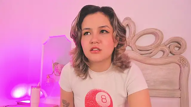 Sara  Williams online show from November 23, 2025, 4:00 am