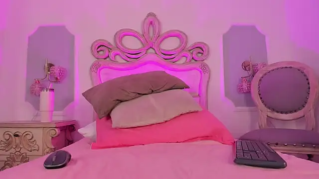 Sara  Williams online show from November 10, 2025, 3:44 am