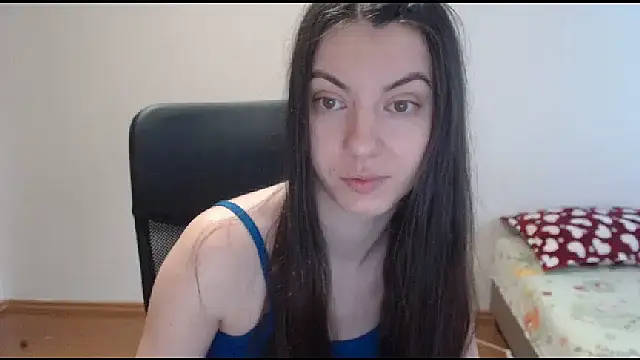 CuteJollie4U online show from January 1, 2025, 11:05 am