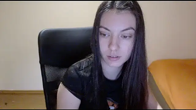 CuteJollie4U online show from December 21, 2024, 4:57 pm