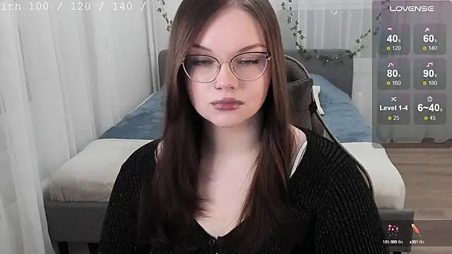 EvaBae online show from September 30, 2025, 6:58 pm