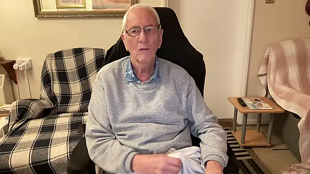 cutaboverest online show from November 18, 2025, 6:00 pm