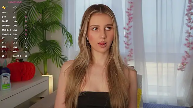 Fluffy-Angel online show from March 11, 2025, 8:41 am