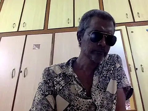 Snapshot of Lookin4Kinky_Partner chatting on December 5, 2025, 8:02 am Lookin4Kinky Partner online show from December 5, 2025, 8:02 am