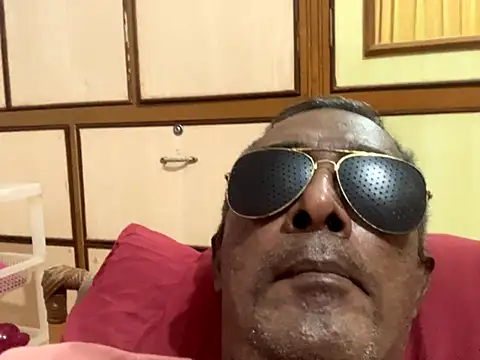 Snapshot of Lookin4Kinky_Partner chatting on November 18, 2025, 6:11 pm Lookin4Kinky Partner online show from November 18, 2025, 6:11 pm