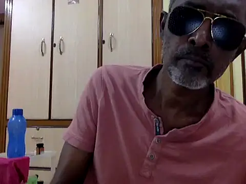 Snapshot of Lookin4Kinky_Partner chatting on January 14, 2026, 3:15 pm Lookin4Kinky Partner online show from January 14, 2026, 3:15 pm