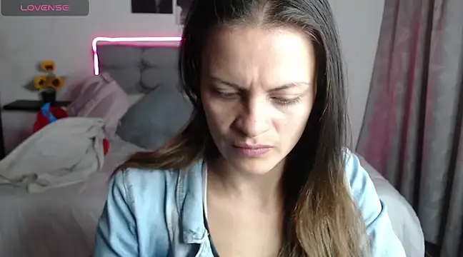 zhoelis xx online show from February 4, 2025, 7:33 pm