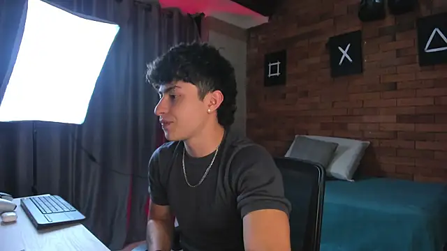 Ares Dickson online show from February 13, 2025, 1:50 am