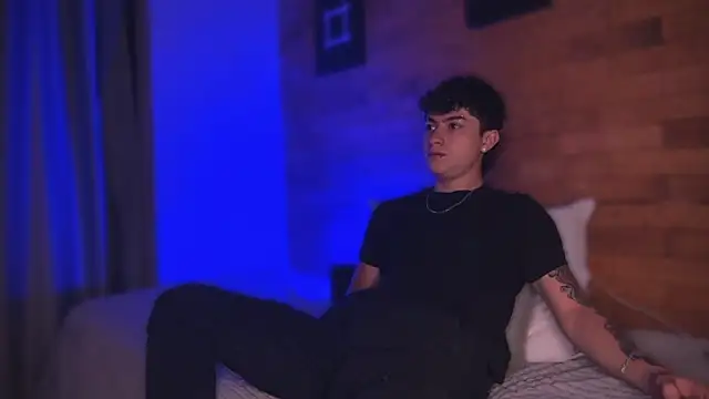 Ares Dickson online show from March 22, 2025, 12:14 pm