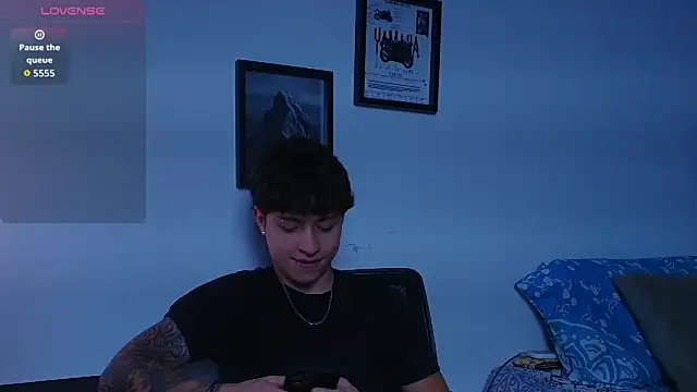 Ares Dickson online show from November 17, 2025, 3:21 am