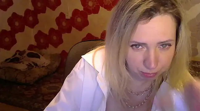 Snapshot of Queen_Daenerys chatting on December 2, 2024, 12:58 am Queen Daenerys online show from December 2, 2024, 12:58 am