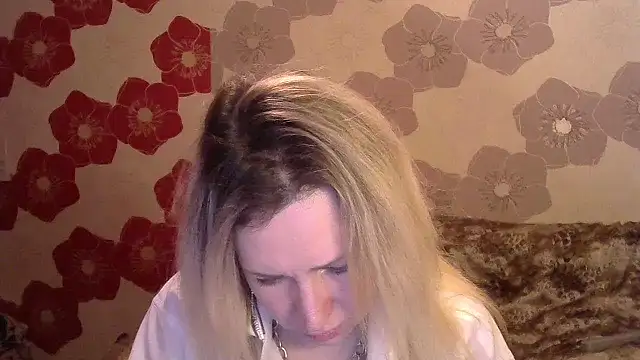 Snapshot of Queen_Daenerys chatting on December 10, 2024, 10:47 pm Queen Daenerys online show from December 10, 2024, 10:47 pm