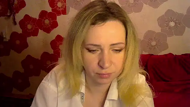 Snapshot of Queen_Daenerys chatting on January 12, 2025, 6:49 pm Queen Daenerys online show from January 12, 2025, 6:49 pm