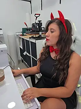 GatitaXD27 online show from November 1, 2025, 10:31 am