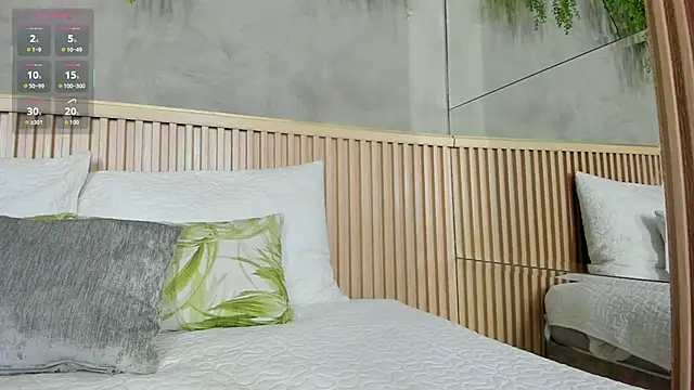 Lana Lann online show from September 29, 2025, 12:00 pm