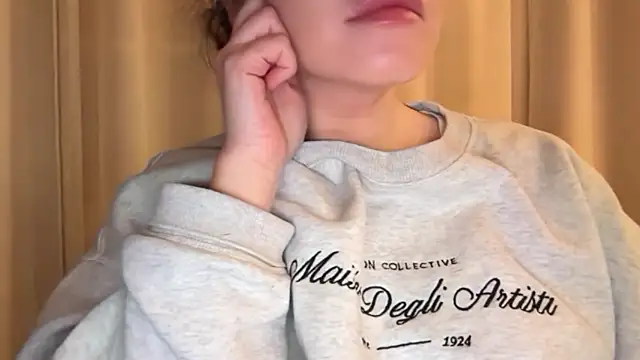 Snapshot of Sandysecret chatting on January 14, 2026, 9:40 pm Sandysecret online show from January 14, 2026, 9:40 pm