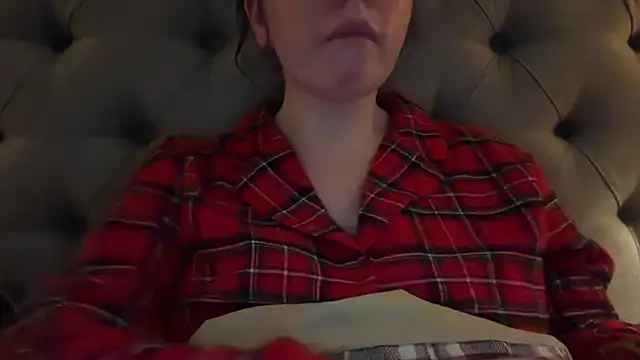 Snapshot of Sandysecret chatting on December 17, 2025, 8:25 pm Sandysecret online show from December 17, 2025, 8:25 pm