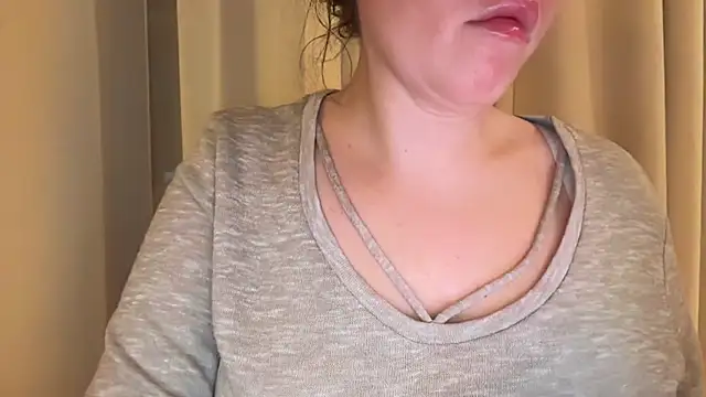 Sandysecret online show from March 9, 2026, 7:50 pm