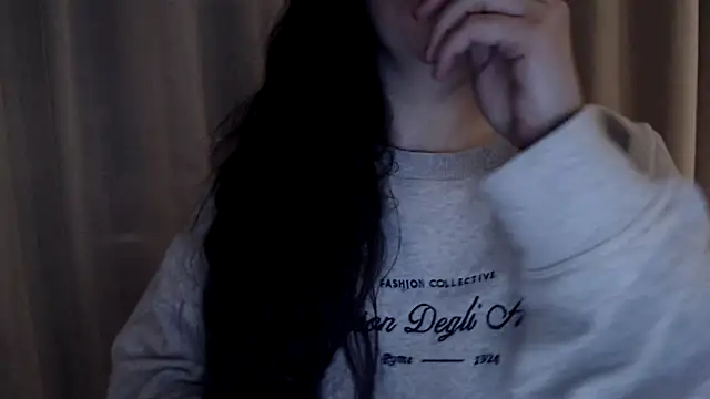 Snapshot of Sandysecret chatting on November 11, 2025, 8:14 pm Sandysecret online show from November 11, 2025, 8:14 pm