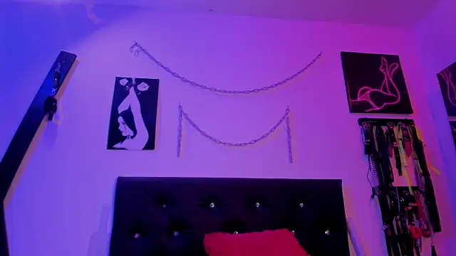 Little Naughtty online show from April 10, 2026, 11:17 am