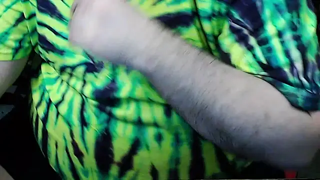 Snapshot of Dominant_BEAR chatting on November 10, 2025, 2:33 pm Dominant BEAR online show from November 10, 2025, 2:33 pm