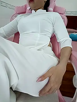    Erin    online show from October 6, 2025, 4:08 pm