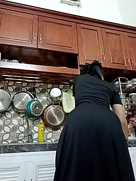    Erin    online show from November 11, 2025, 3:34 am