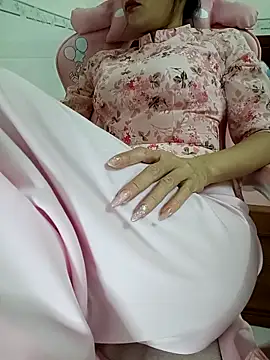    Erin    online show from October 8, 2025, 3:24 pm