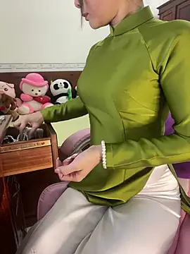    Erin    online show from April 19, 2026, 2:23 am